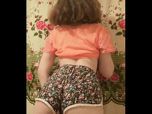 ❤️ מותק צעיר סקסי פושט את המכנסיים הקצרים במצלמה ☑ פורנו ב-iw.teencumpot.ru ❤