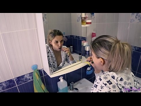 ❤️ פריצה עם צעירים בפיג'מה מסתיימים אוראלי בהצטיינות בתחת - לי שחור ☑ פורנו ב-iw.teencumpot.ru ❤